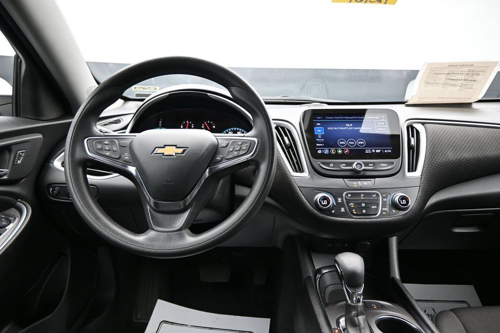 Used 2024 Chevrolet Malibu LT FWD image 14