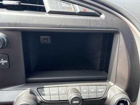 Used 2019 Chevrolet Corvette Stingray Coupe RWD image 18
