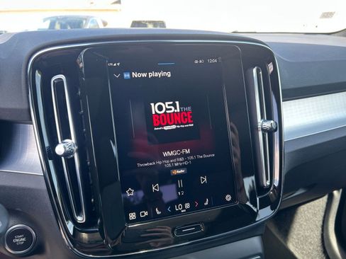 Used 2024 Volvo XC40 B5 Core image 21