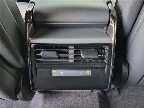 Used 2025 Land Rover Range Rover Sport AWD/4WD image 18