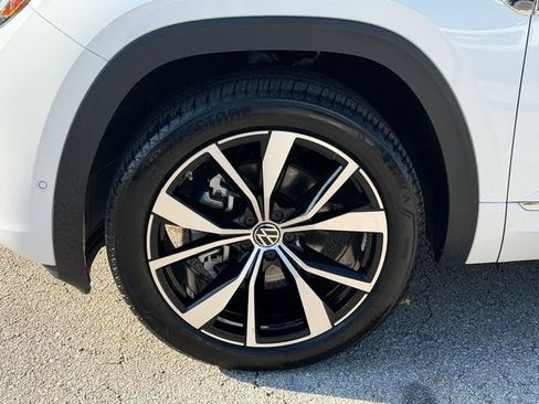 Certified 2026 Volkswagen Atlas SEL Premium R-Line AWD/4WD image 11