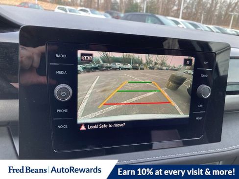 New 2026 Volkswagen Taos SE image 16