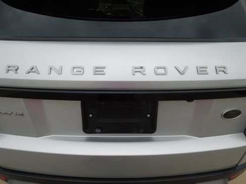 Used 2018 Land Rover Range Rover Evoque SE image 14