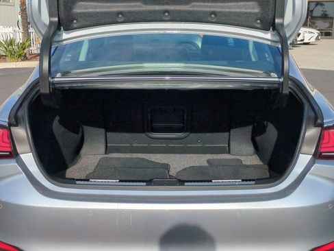 Used 2024 Lexus ES 300h w/ Premium Package image 29