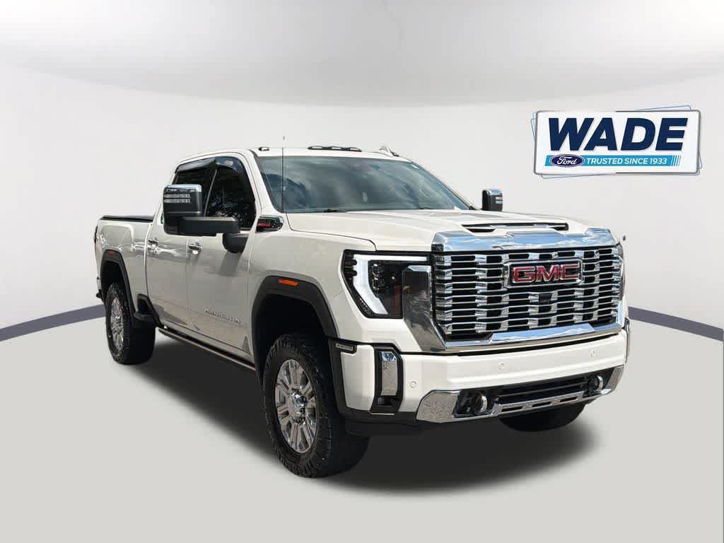 Used 2024 GMC Sierra 3500 Denali w/ Denali Reserve Package AWD/4WD image 3