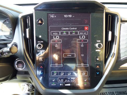 Used 2025 Subaru Forester Premium AWD/4WD image 34