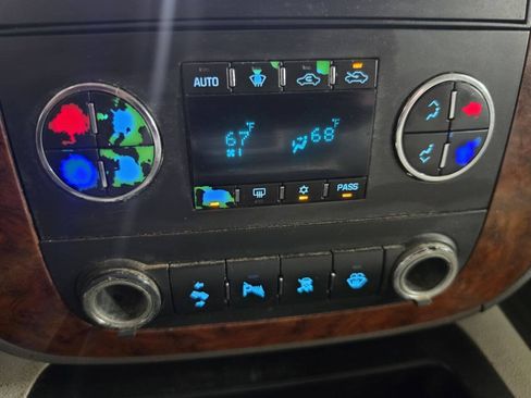 Used 2007 Chevrolet Avalanche LTZ w/ LTZ Preferred Equipment Group AWD/4WD image 31