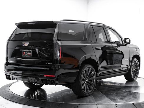 Used 2026 Cadillac Escalade V AWD/4WD image 8