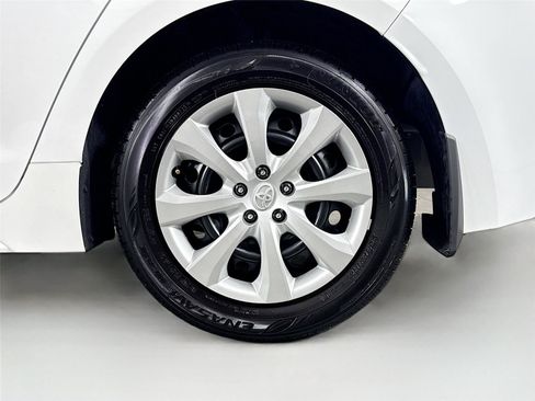 Certified 2025 Toyota Corolla LE FWD image 41