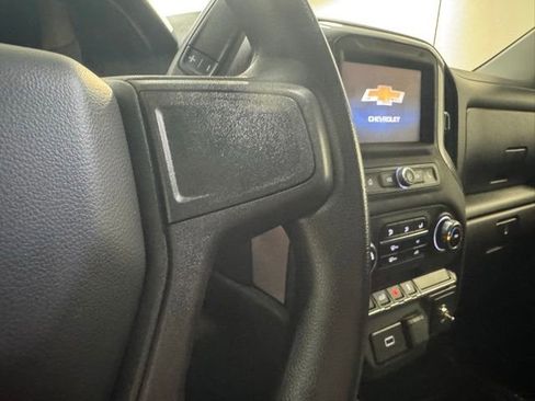 Used 2020 Chevrolet Silverado 1500 Custom w/ Custom Value Package AWD/4WD image 18