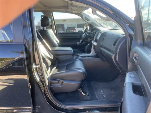 Used 2014 Toyota Sequoia SR5 image 35
