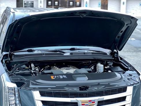 Used 2019 Cadillac Escalade Premium Luxury AWD/4WD image 44