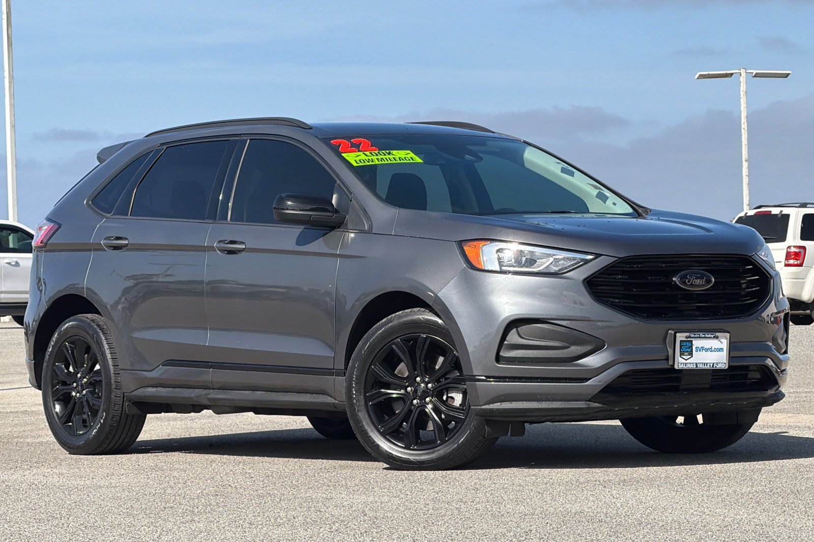 Used 2022 Ford Edge SE w/ Black Appearance Package AWD/4WD image 2