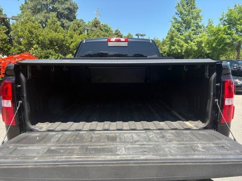 Used 2018 GMC Sierra 2500 Denali w/ Duramax Plus Package AWD/4WD image 17