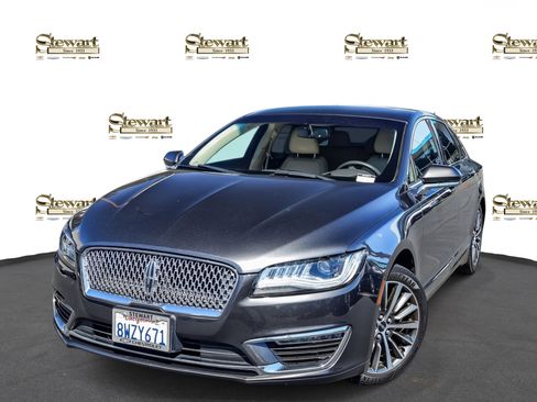Used 2017 Lincoln MKZ Premiere image 1