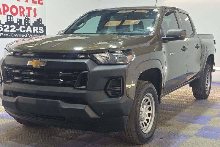 Used 2023 Chevrolet Colorado W/T RWD image 1
