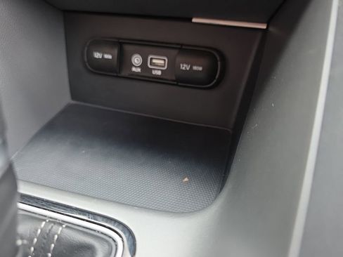 Used 2019 Kia Niro LX image 17