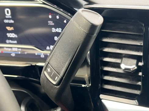 Used 2025 GMC Sierra 1500 Elevation image 23