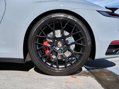 Used 2024 Porsche 911 Carrera S w/ Sport Package image 15