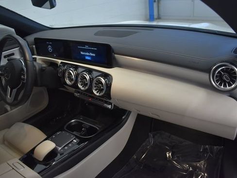 Used 2022 Mercedes-Benz CLA 250 image 18