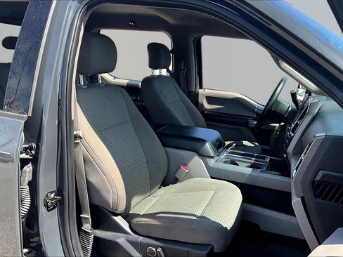 Used 2017 Ford F150 XLT w/ Equipment Group 302A Luxury AWD/4WD image 30
