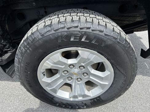 Used 2018 Chevrolet Silverado 1500 LT w/ All Star Edition AWD/4WD image 10