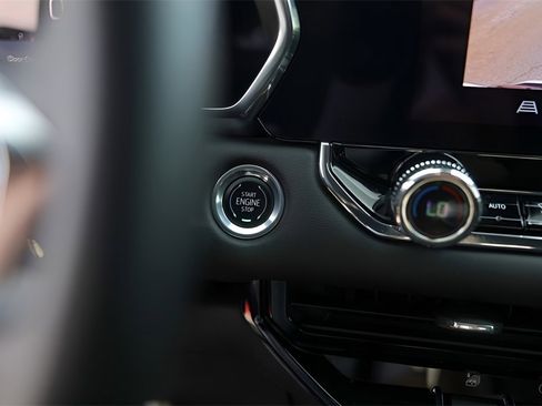 Used 2023 GMC Canyon Elevation w/ Convenience Package image 21