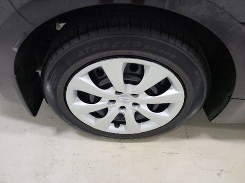 Used 2024 Toyota Corolla LE FWD image 33