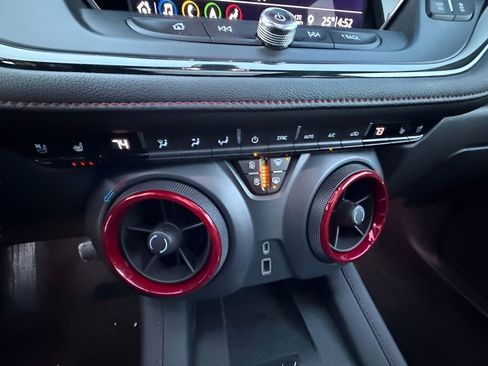 Used 2019 Chevrolet Blazer RS AWD/4WD image 22