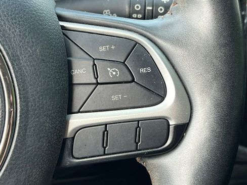 Used 2018 Jeep Compass Latitude w/ Popular Equipment Group AWD/4WD image 18