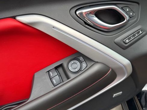 Used 2016 Chevrolet Camaro SS image 9