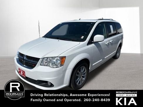 Used 2019 Dodge Grand Caravan SXT image 1