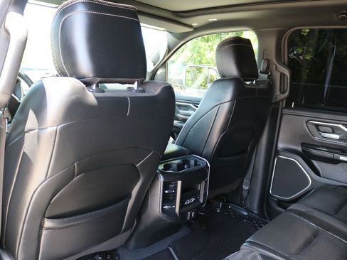 Used 2019 RAM 1500 Laramie AWD/4WD image 19