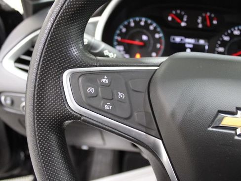 Used 2022 Chevrolet Malibu LT image 32