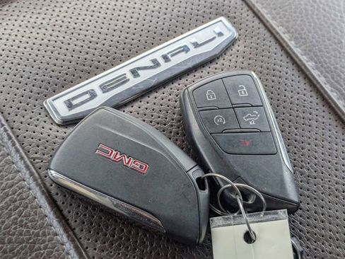 Used 2024 GMC Sierra 2500 Denali w/ Denali Reserve Package image 33