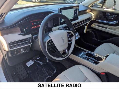 New 2025 Lincoln Corsair Reserve image 7