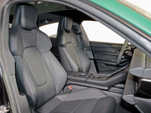 Used 2023 Porsche Taycan GTS image 40