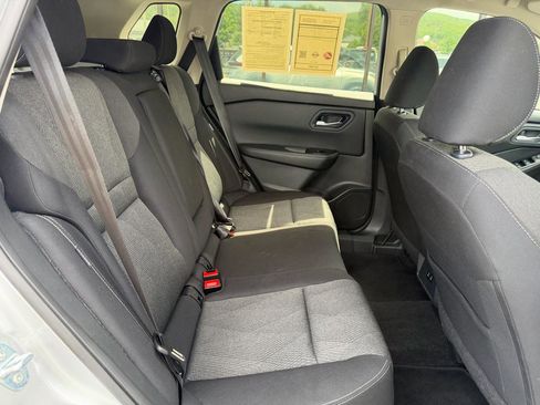 Used 2024 Nissan Rogue SV AWD/4WD image 18