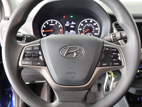 Certified 2021 Hyundai Accent SE FWD image 3