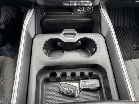 Used 2021 RAM 1500 Big Horn AWD/4WD image 16