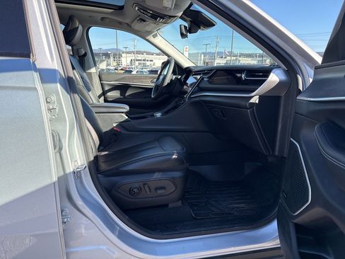 Used 2022 Jeep Grand Cherokee Limited 4xe image 19