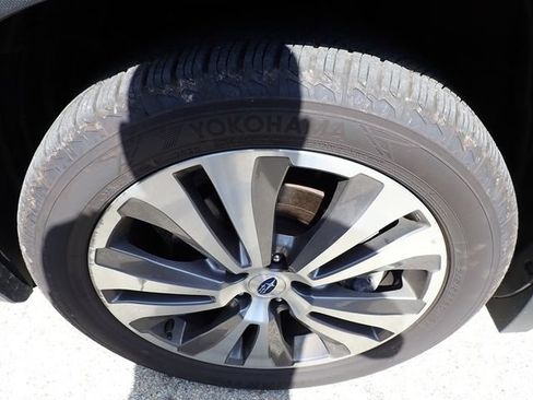 Used 2022 Subaru Ascent Limited w/ Technology Package AWD/4WD image 9