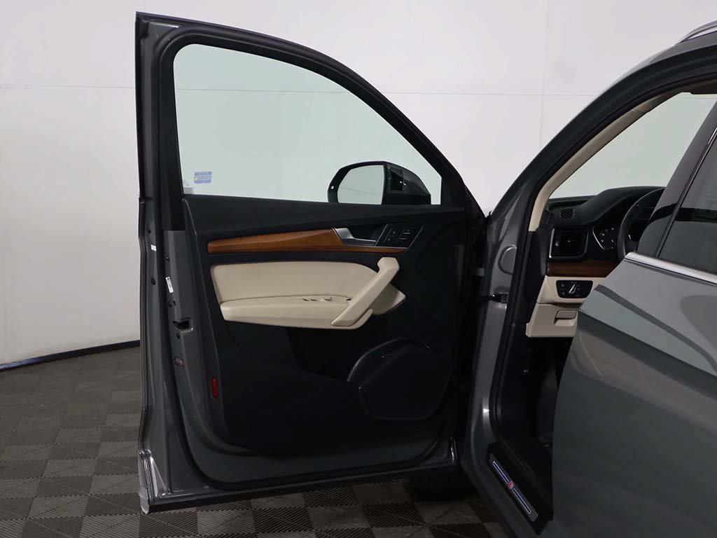 Used 2023 Audi Q5 2.0T Premium w/ Convenience Package AWD/4WD image 20