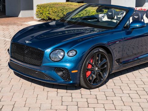 Used 2022 Bentley Continental GT image 5