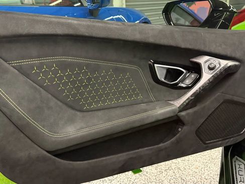 Used 2018 Lamborghini Huracan Performante image 4