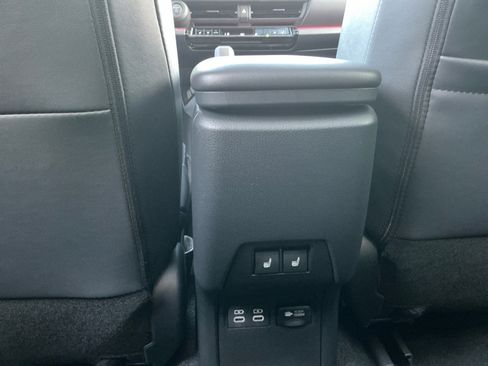 Used 2024 Toyota Prius Prime Premium image 34