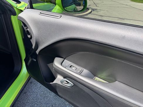 Used 2015 Dodge Challenger R/T Plus RWD image 15