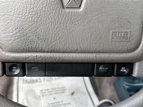 Used 1995 Plymouth Acclaim FWD image 18
