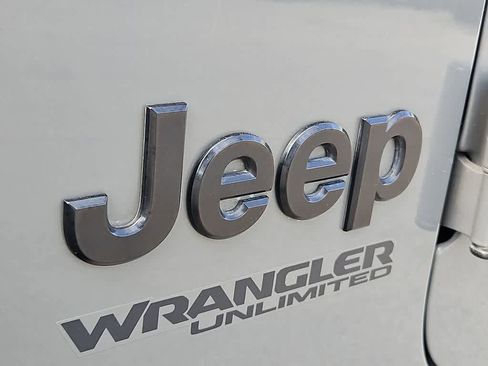 Used 2021 Jeep Wrangler Unlimited Sport AWD/4WD image 12