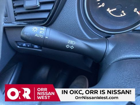 Used 2020 Nissan Rogue Sport S image 28